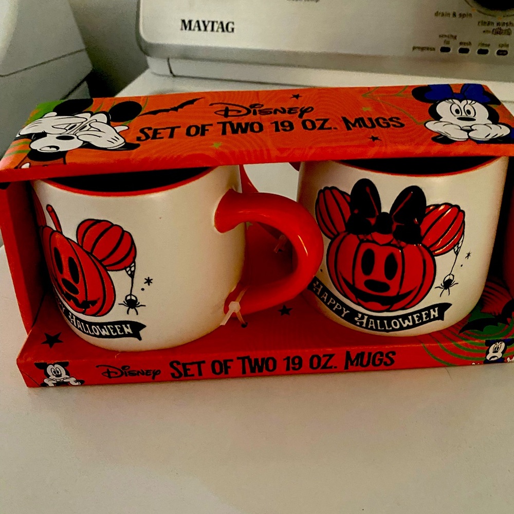 Disney set of 2 Mickey and Minnie Jack o Lantern 19 oz halloween pumpkin mugs